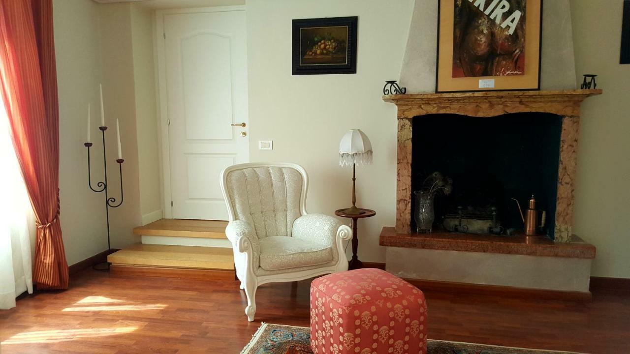 B&B Villa Fiorini Moniga del Garda Exterior photo